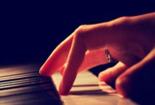 开云APP-红蓝烽火：利物浦铁蹄踏破斗牛士，奥运战场暗涌三重杀机