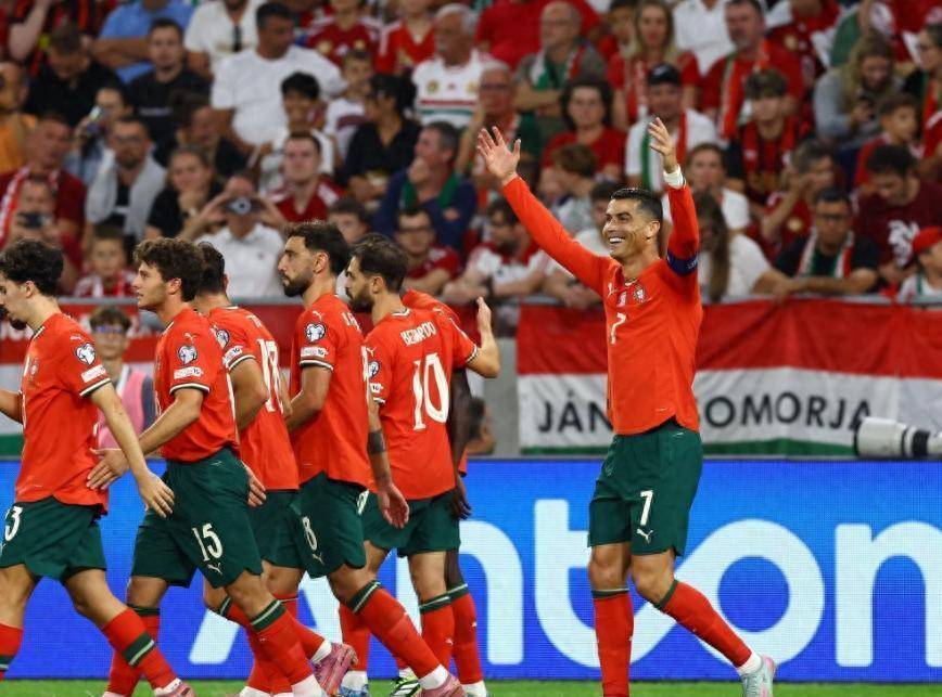 英格兰羽毛球队碾压韩国羽毛球队，陶菲克完成帽子戏法的简单介绍