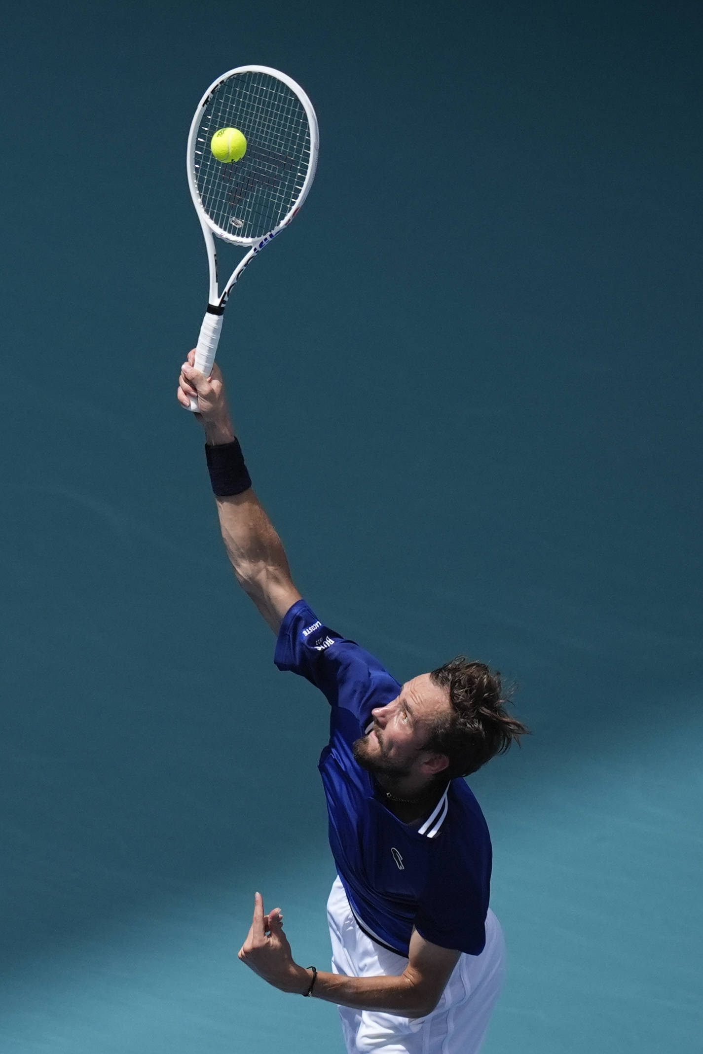 西班牙网球队爆冷意大利网球队,梅德韦杰夫爆发神勇 西班牙网球队爆冷意大利网球队,梅德韦杰夫爆发神勇