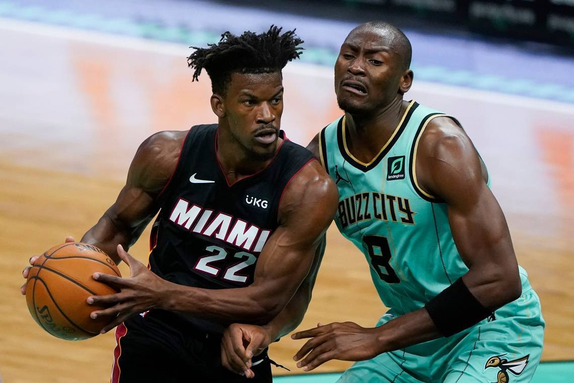 开云体育app-MAD逆转FLY，Mickey三分雨点燃全场