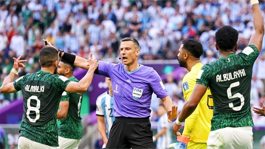 欧洲杯场外新闻不断，话题热度爆表