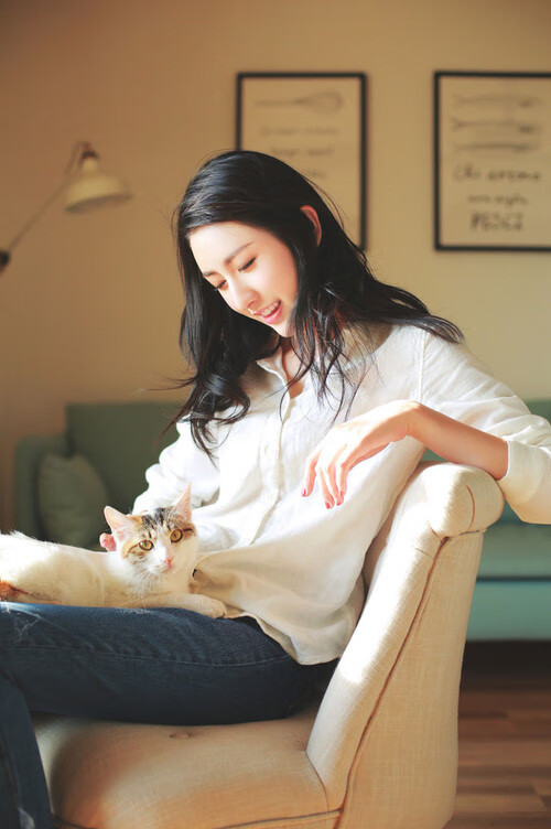 开云sport-爆冷逆袭！哈斯车队奇迹逆转梅赛德斯，塞恩斯全程统治奠定传奇