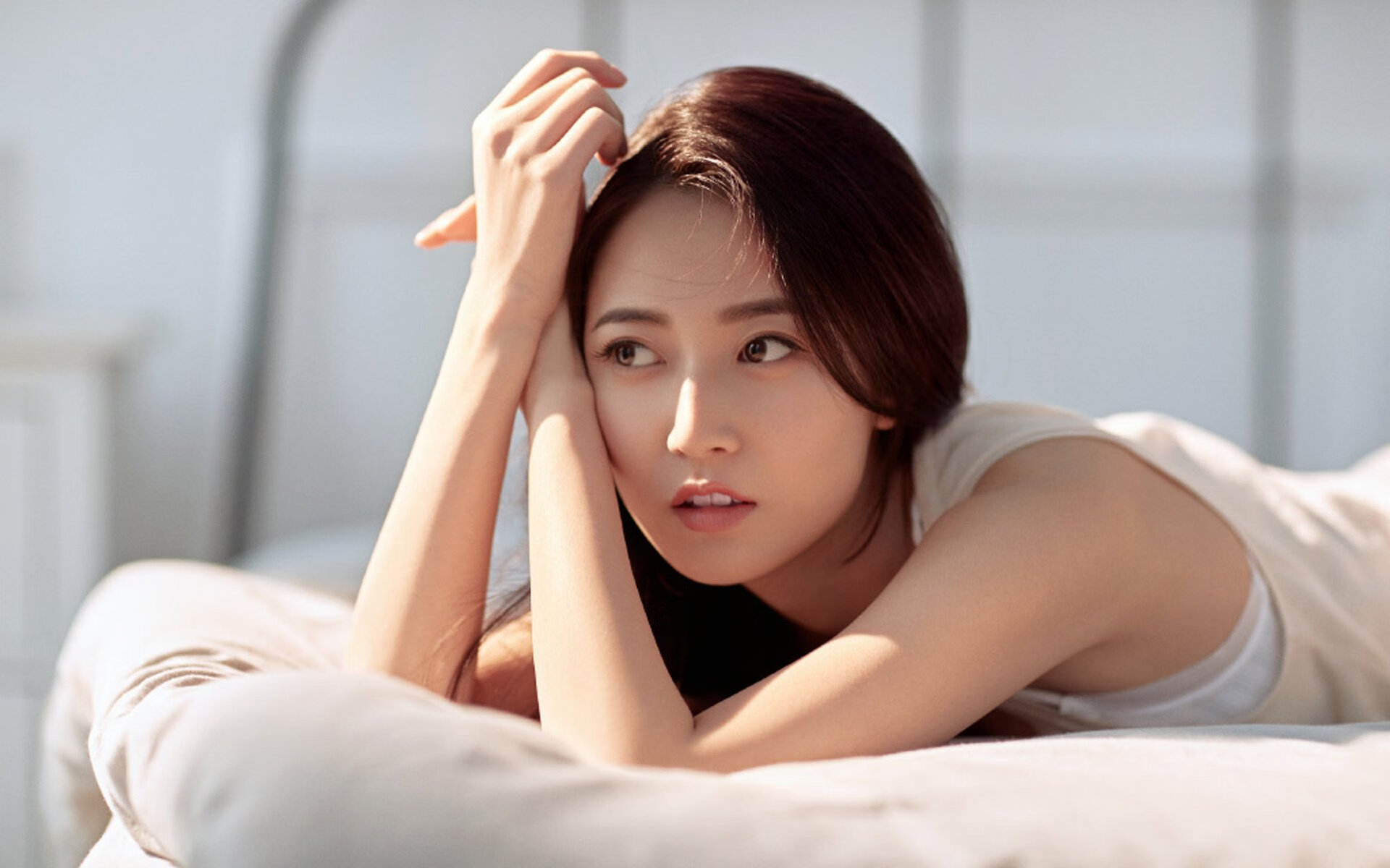 塔图姆末节狂飙17分硬解铁桶阵,黄蜂窒息攻防锁死北京反扑命脉