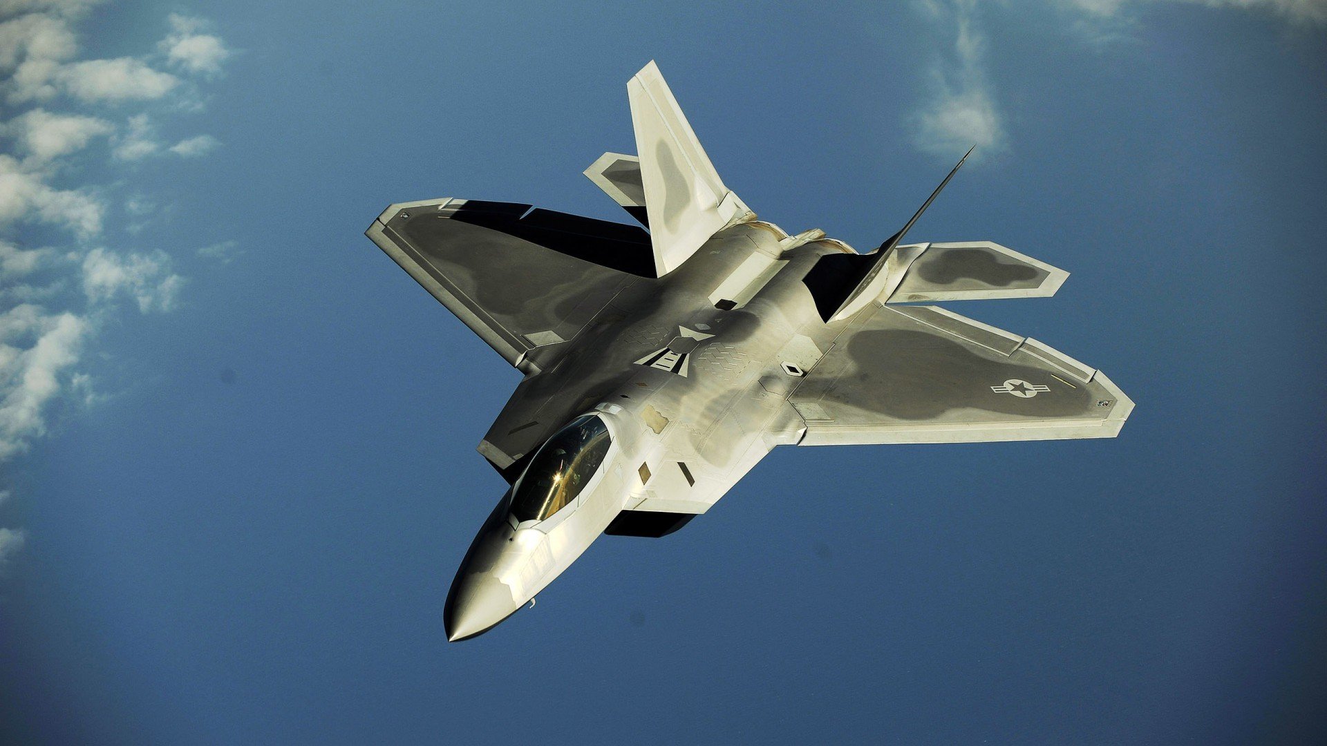 足球的暗线逻辑，当坎塞洛的斜传遇见阿劳霍的头槌