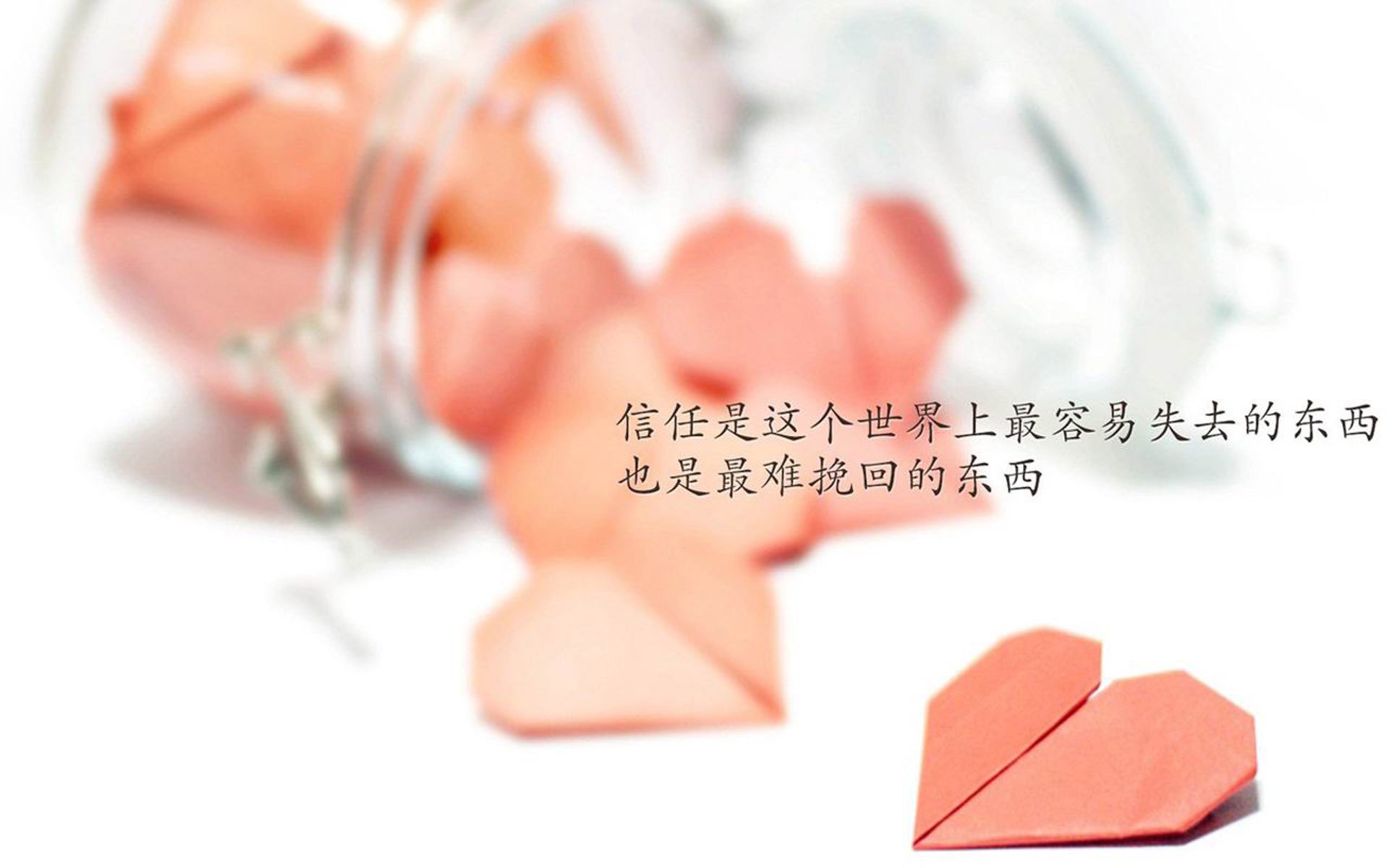 首先，扩展思维，拟定一个极具唯一性与冲击力的文章标题